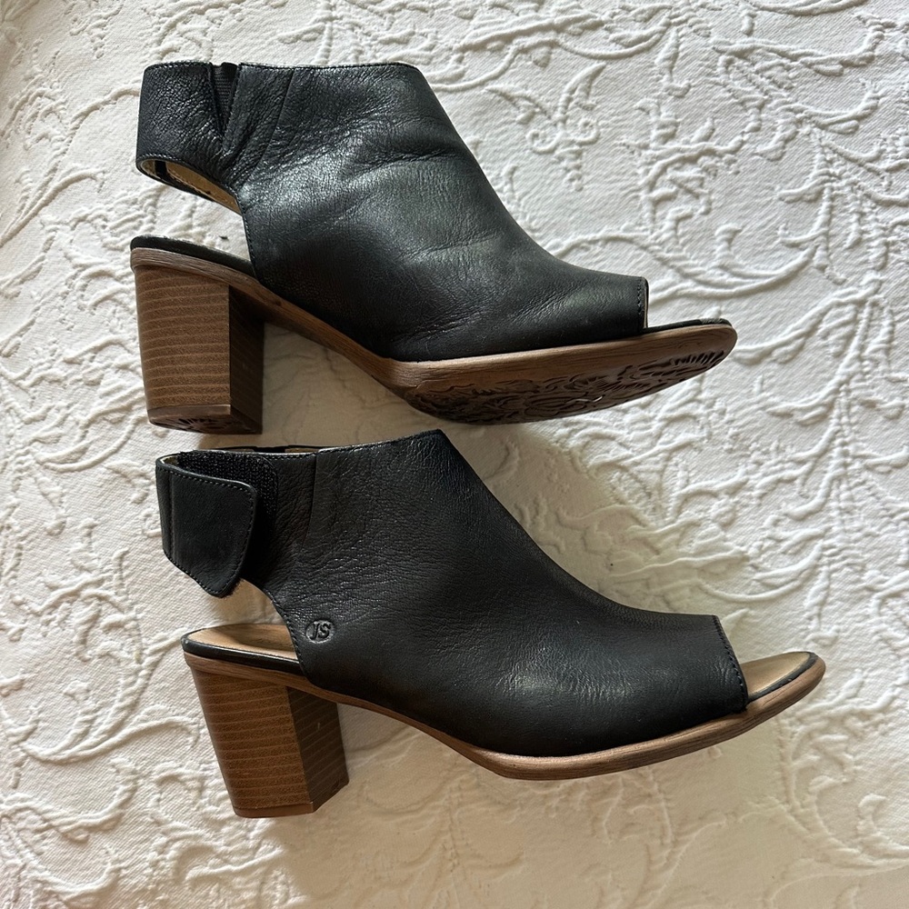 Josef Seibel Black Leather Block Heel peek a boo Sandals size 9 or 40